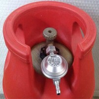 What is a gas cylinder reducer: design and operation of a device with a pressure regulator