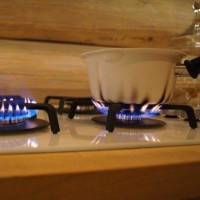 Why a gas stove with a propane cylinder smokes: main breakdowns and recommendations for troubleshooting