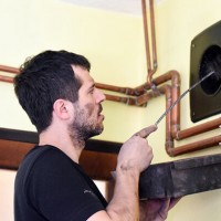 Hoe u de ventilatie in een appartement met uw eigen handen kunt reinigen: geschikt gereedschap en werkprocedure