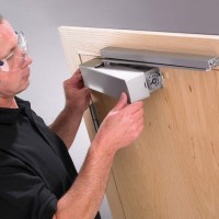 How to adjust a door closer with your own hands: step-by-step instructions
