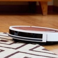 Repasuhin ang iLife v7s robot vacuum cleaner: isang badyet at medyo gumaganang katulong