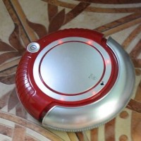 Pagsusuri ng Oriflame robot vacuum cleaner: kung paano maging may-ari ng katulong nang halos libre