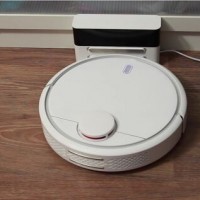 Repasuhin ang Xiaomi robot vacuum cleaner na Mi Robot Vacuum: isang kumpiyansa na bid para sa pamumuno