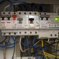 What is the difference between an RCD and a differential circuit breaker and which is better to use?