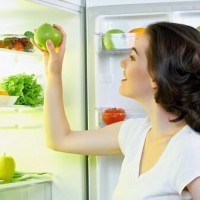 What temperature should be in the refrigerator and freezer: standards and norms