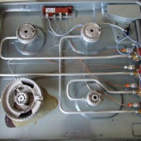 Why the automatic ignition of a gas stove constantly clicks and goes off spontaneously: breakdowns and their repair