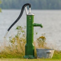 Do-it-yourself manual water pump: review of the best homemade products