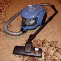 Review of the Samsung SC4326 vacuum cleaner: a powerful cyclonic cleaner as standard