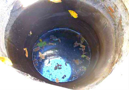 Contamination of the well with small debris and dust