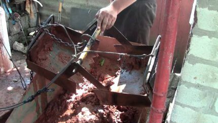 Cleaning the well after pumping out water