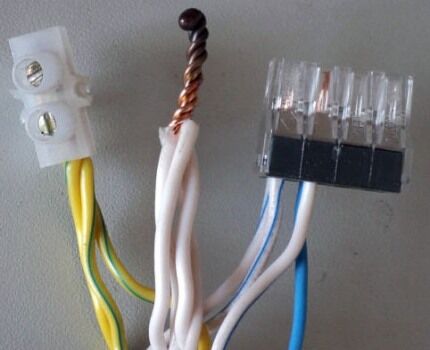 Méthodes de connexion des fils dans une boîte de jonction