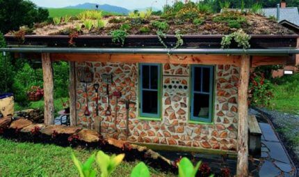 House using cordwood technology