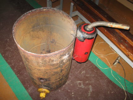 Combustion chamber and cleaning filter