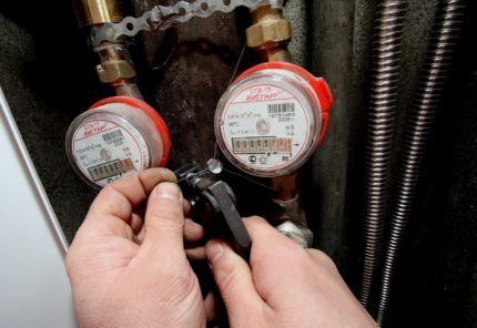 How does the installation option affect the choice of water meters?