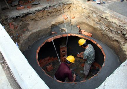 Construction of underground installation