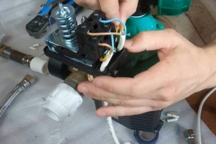 Cleaning the pressure switch 