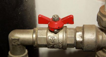 Ball valve installation