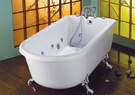 Installation of a cast iron hydromassage bath