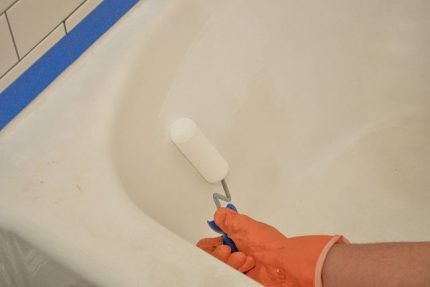 Painting a bathtub with enamel