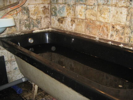 Restoration of a cast iron bathtub