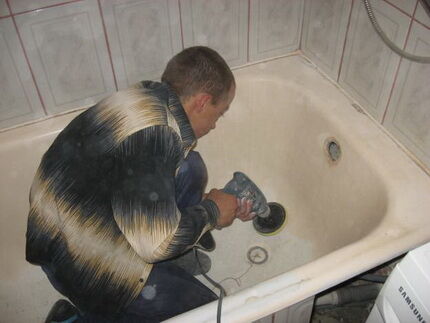 Restoration of a cast iron bathtub