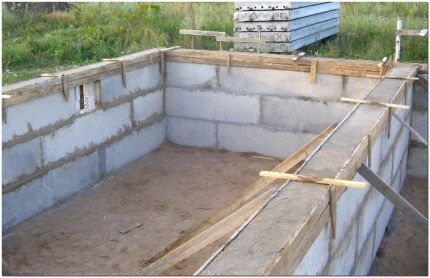 Pool made of concrete blocks