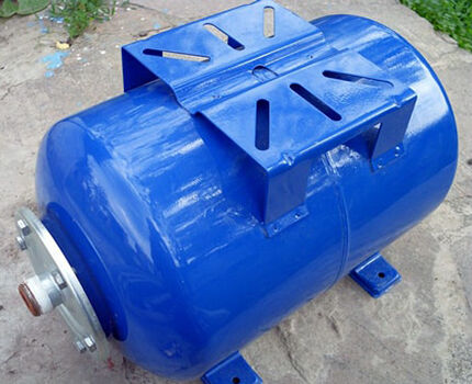 Hydraulic accumulator tank