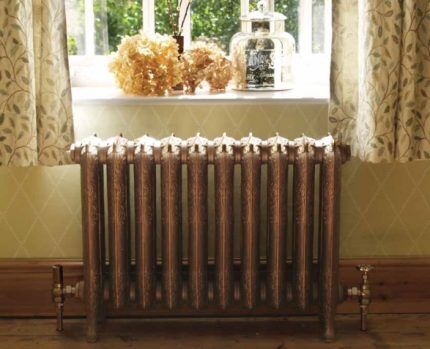 Cast iron heating radiator