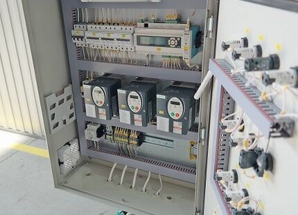 Frequency controlled pump control station