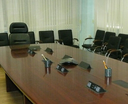 Retractable sockets in the conference room