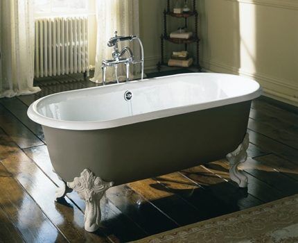 Cast iron bathtub in retro style