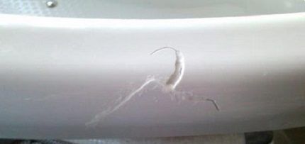 Damage to an acrylic bathtub