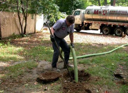 Pumping wastewater from a cesspool