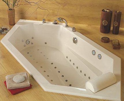 Polygone jacuzzi