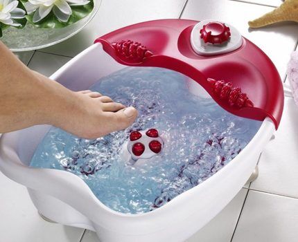 Hydromassage foot bath