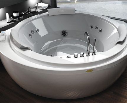Hydromassage bath in the interior