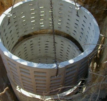 Concrete rings for cesspool