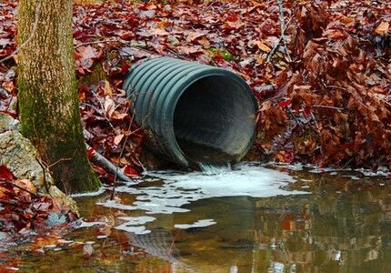 Scarico di acqua sporca