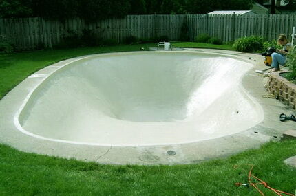 Materials for waterproofing swimming pools