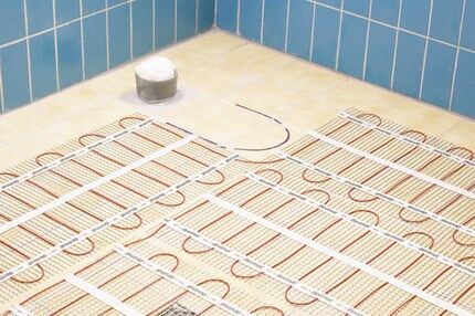 Combination of electrical cable with tiles