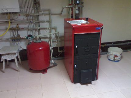 Solid fuel boiler