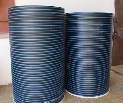 Plastic rings for wells with thread