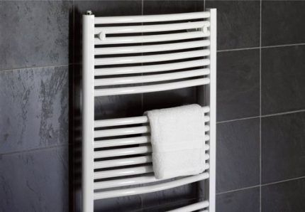 Large heated towel rail 