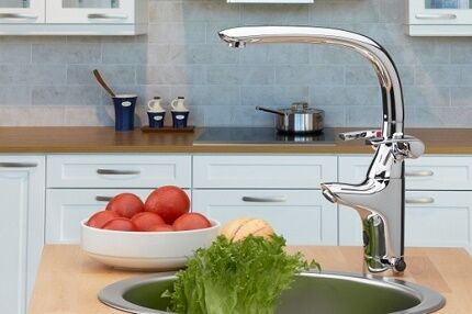Automatic kitchen faucet - a convenient device