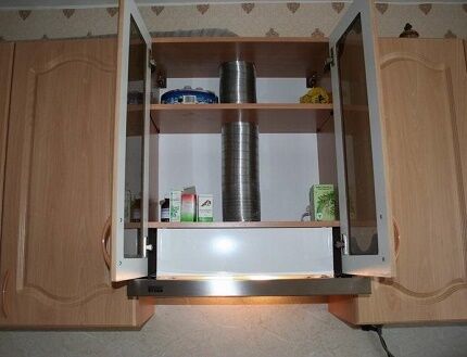 Built-in duct for kitchen hood