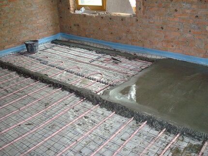 How to properly make a water heated floor in a private house