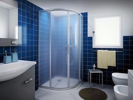 Compact corner shower cubicle