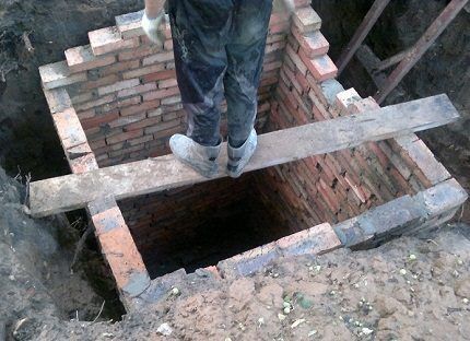 Construction of a drainage pit