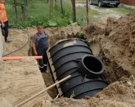 Cesspool từ một thùng lớn