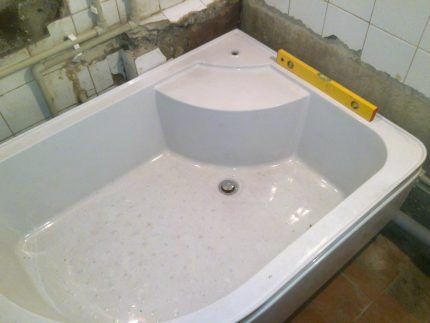 Tray-bath